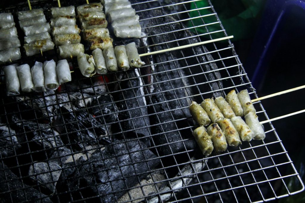 Rolls over charcoal, Phú Yên